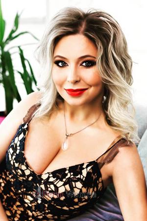 176600 - Nikol Age: 39 - Ukraine