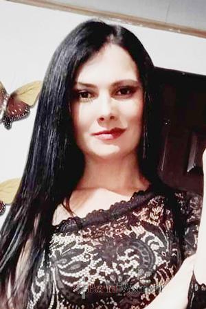 210410 - Kevelyn Age: 39 - Costa Rica