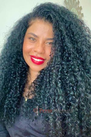 212024 - Lauren Age: 35 - Colombia