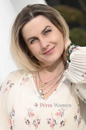 220668 - Viktoriia Age: 53 - Ukraine