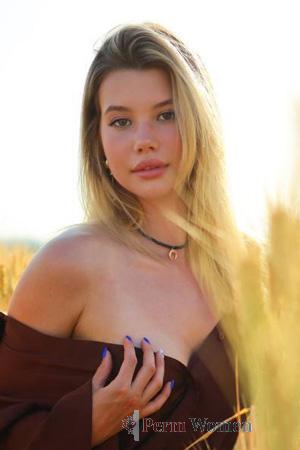 222620 - Yuliia Age: 20 - Ukraine