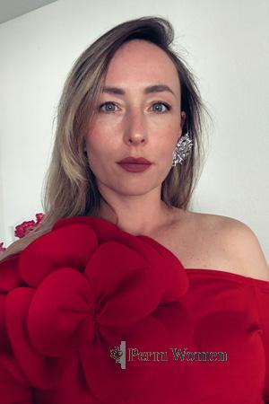 223461 - Olga Age: 39 - USA